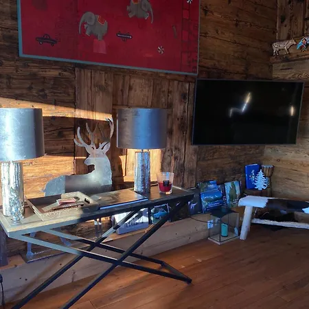 Elegant Haute-crete, In Out, 9 Personnes, Vues Imprenables Apartman *